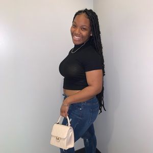 Meet your Posher, Makayla